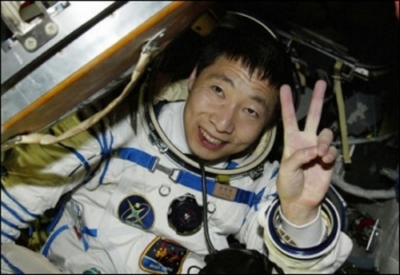 pirmo_astronauta_cinese_insanguinato.jpg