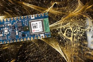 Nano 33 BLE Sense: la scheda Arduino nata per l’AI