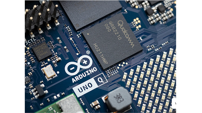 Arduino UNO Q
